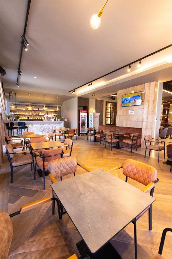New Donantelo Hotel Vlorë エクステリア 写真