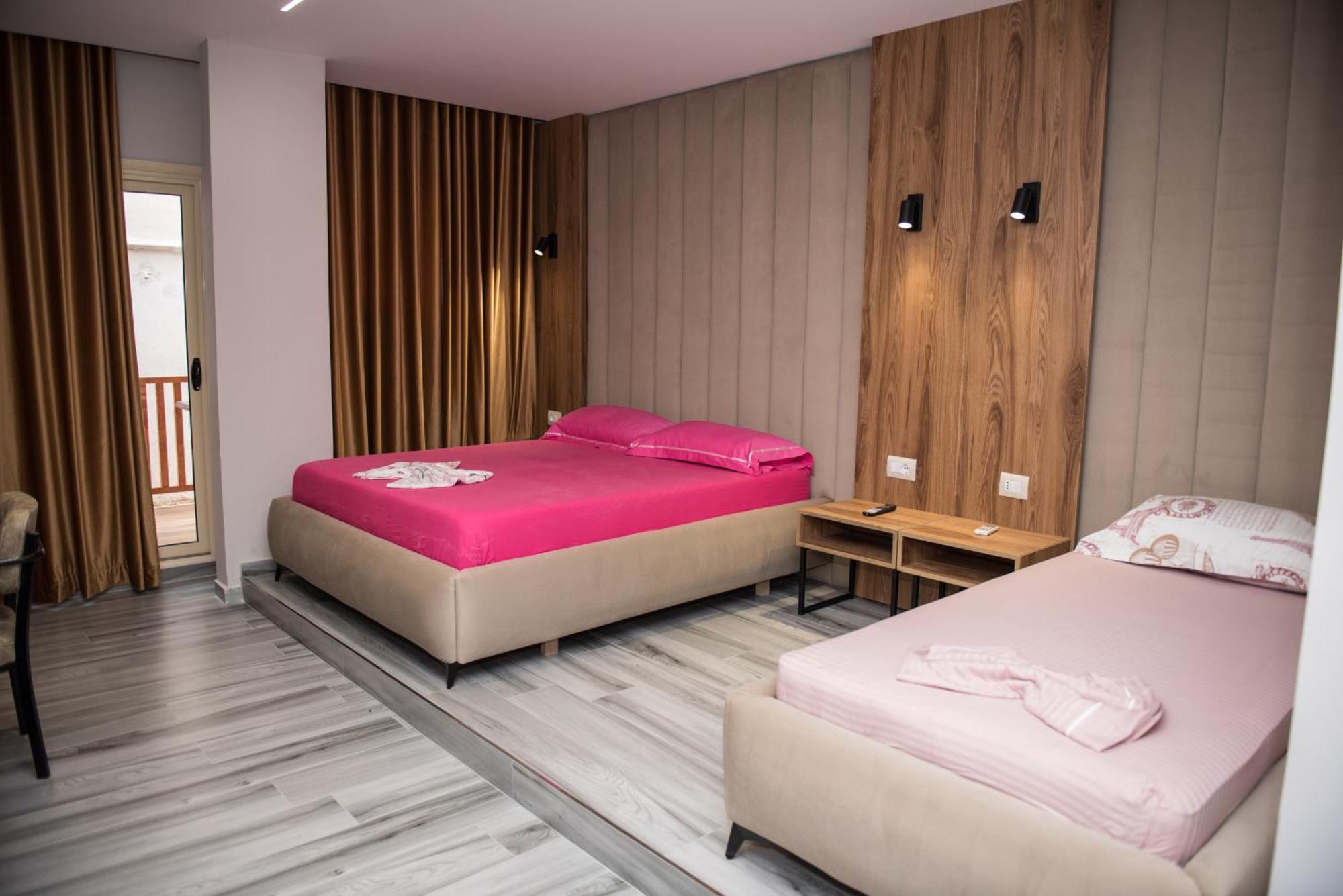 New Donantelo Hotel Vlorë エクステリア 写真