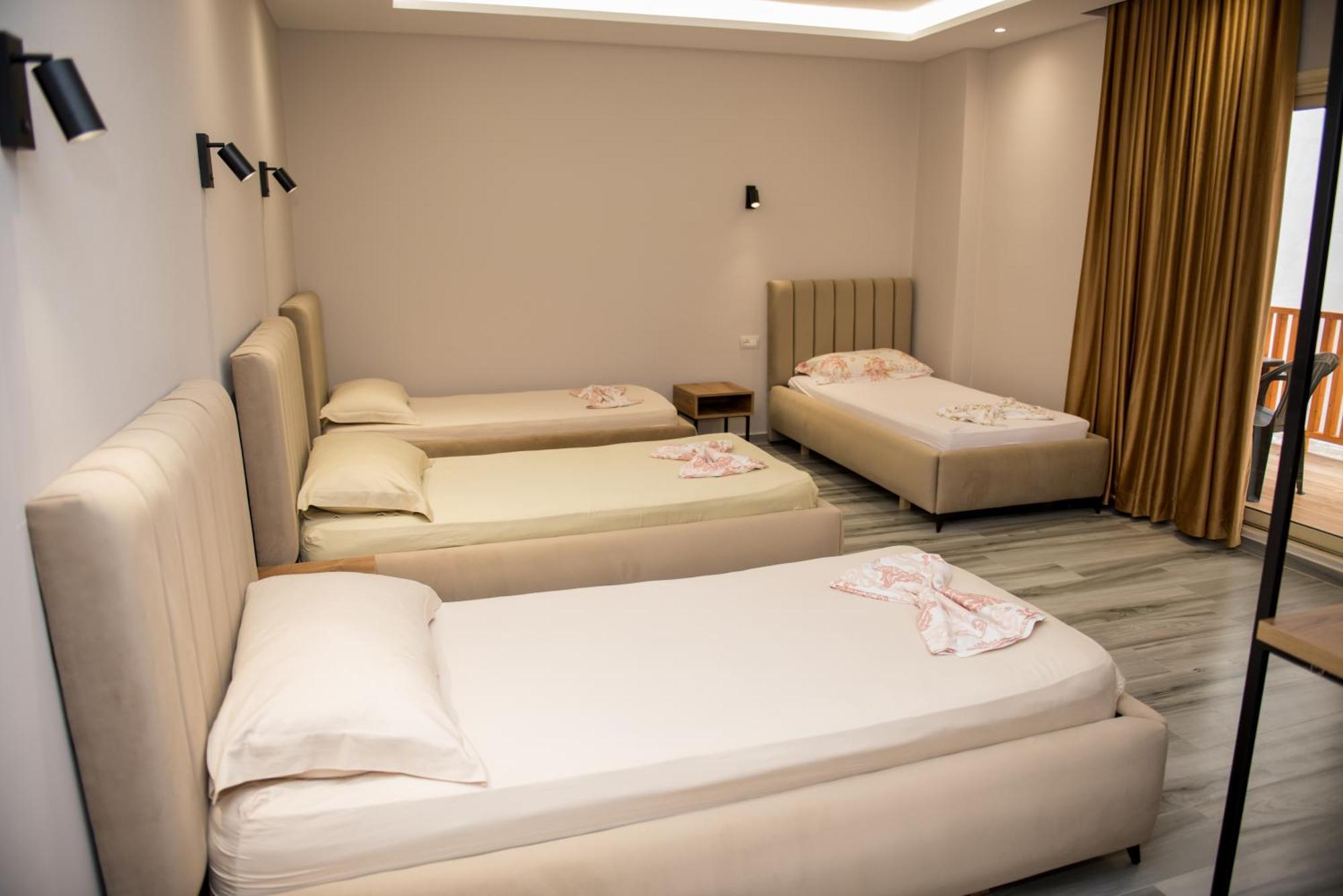 New Donantelo Hotel Vlorë エクステリア 写真