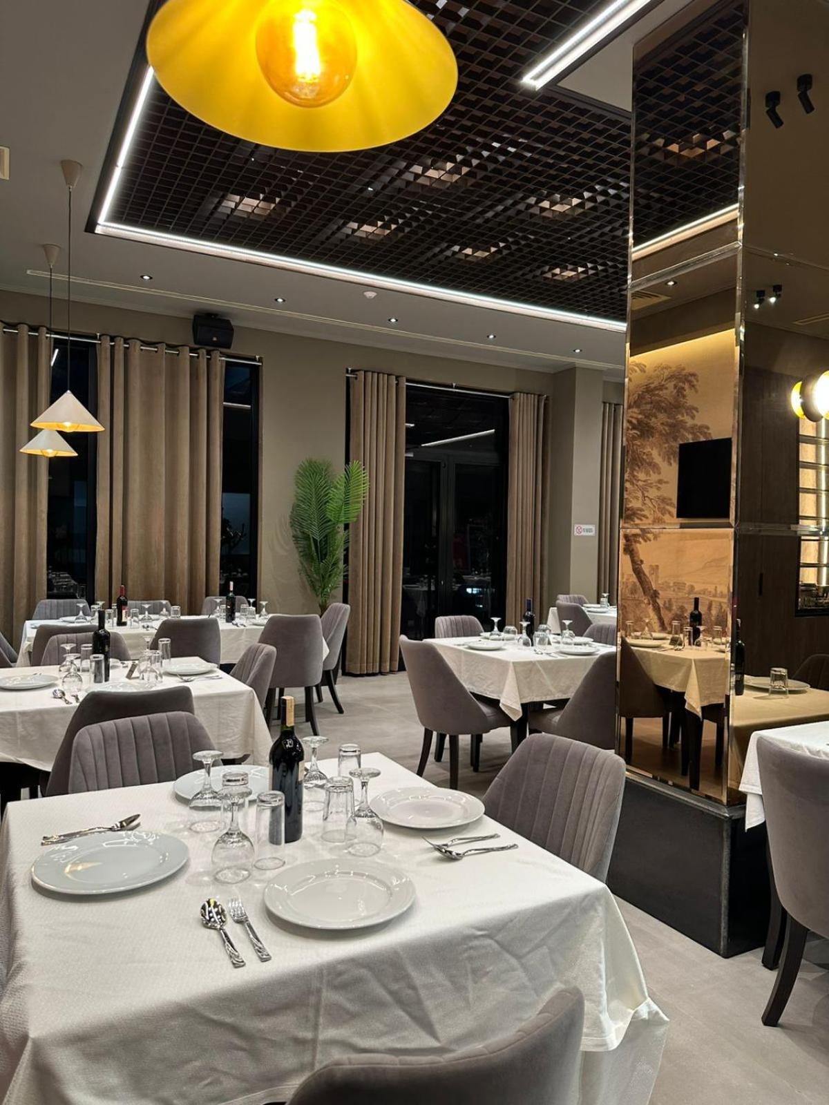 New Donantelo Hotel Vlorë エクステリア 写真